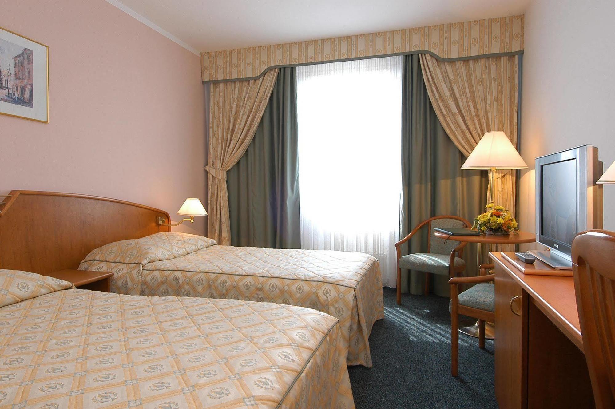 Plaza - Czech Leading 4* Prag